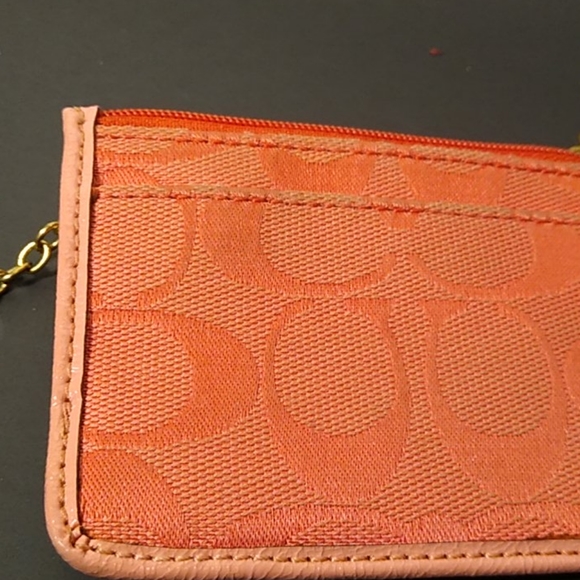 Coach - Picture 4 of 4